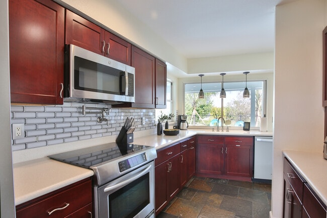 Building Photo - 927 80th St NW