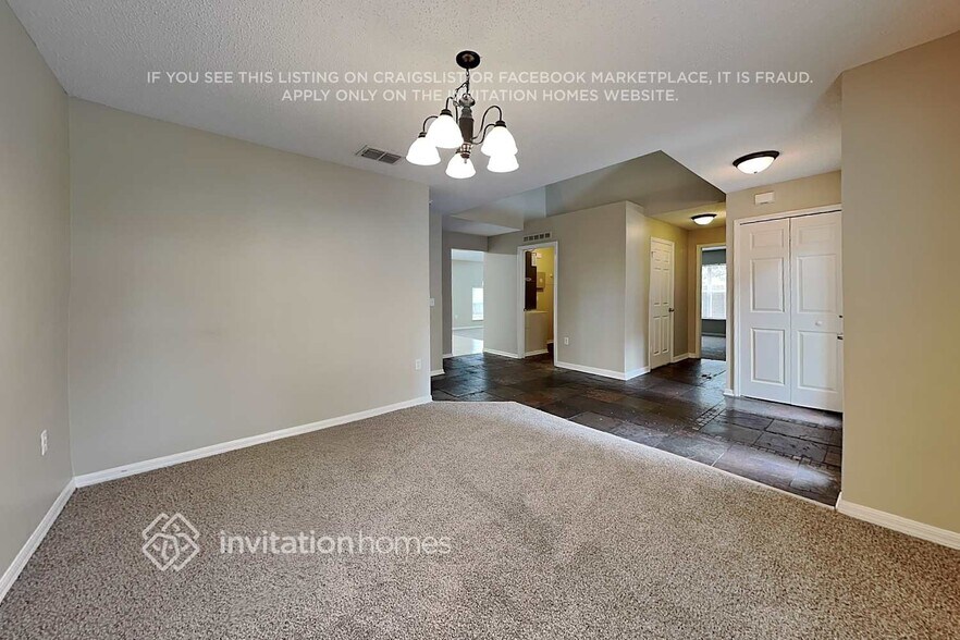 Building Photo - 1701 Alhambra Crest Dr