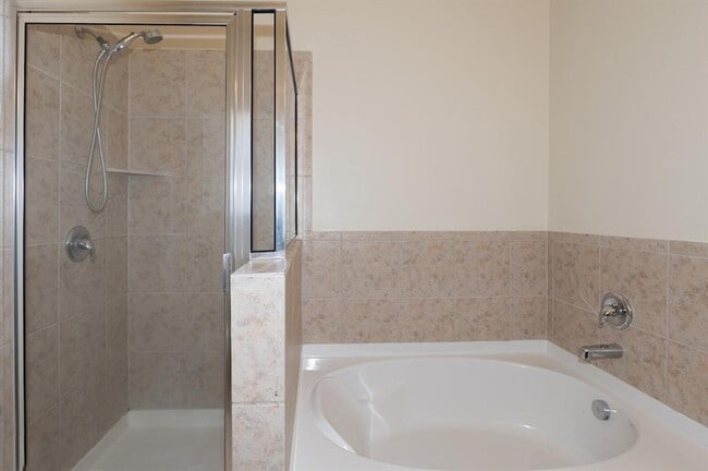 Building Photo - 333 Stella Gold Street