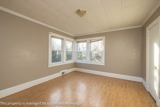 Building Photo - 1420 Amhurst St