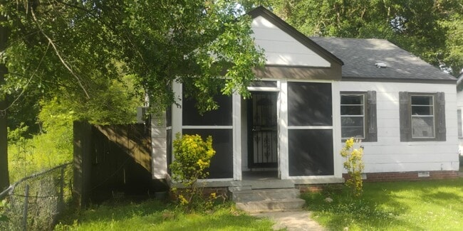 Primary Photo - 284 Redwood Ave