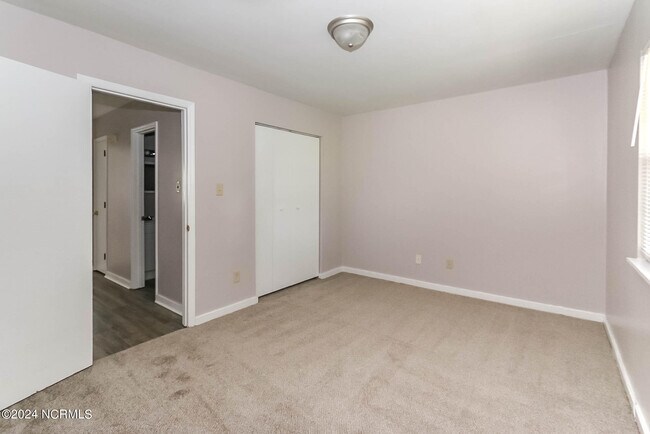 Building Photo - 201 Shipman Rd