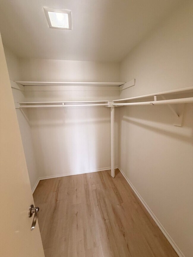 Building Photo - 2 Bed, 2 Bath Fullerton Condo For Rent w/ ...
