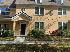 Building Photo - Hamptons in Metrowest  3 bedroom 2 Bath wi...