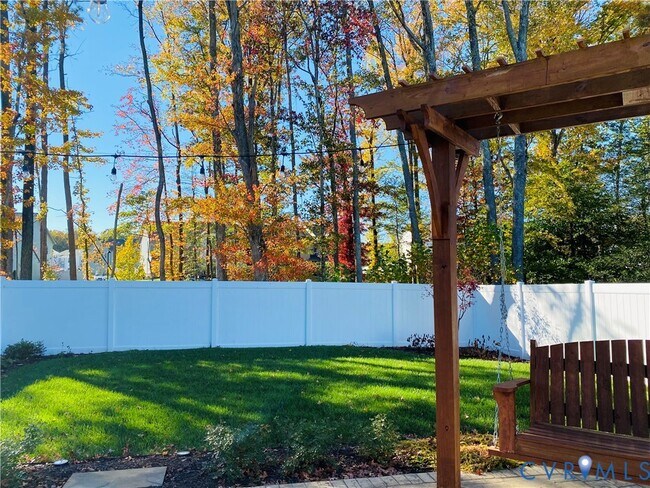 Building Photo - 4018 Tin Roof Way