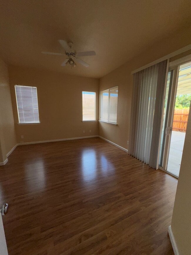 Building Photo - A Great House to Call Home!