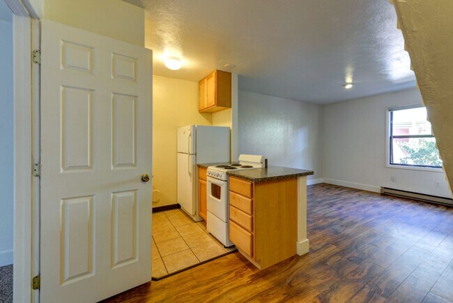 Building Photo - 2311 Spruce St