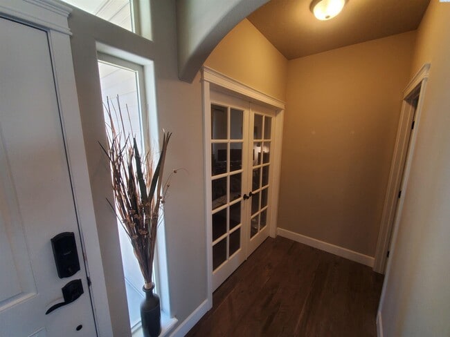 Building Photo - FOR RENT: West Pasco with heated inground ...