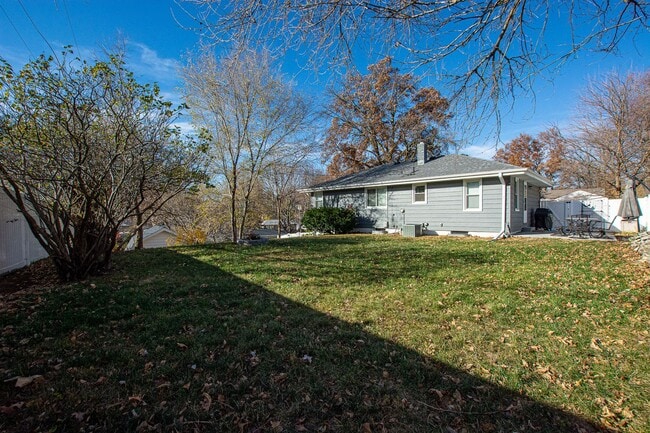 Building Photo - Beautiful 3 Bedroom / 1 Bath Home in Distr...