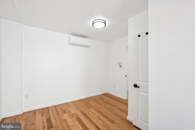 Building Photo - 1223 Spruce St