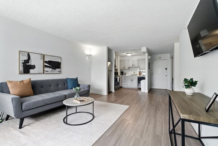 Building Photo - 1711 Bellevue Ave
