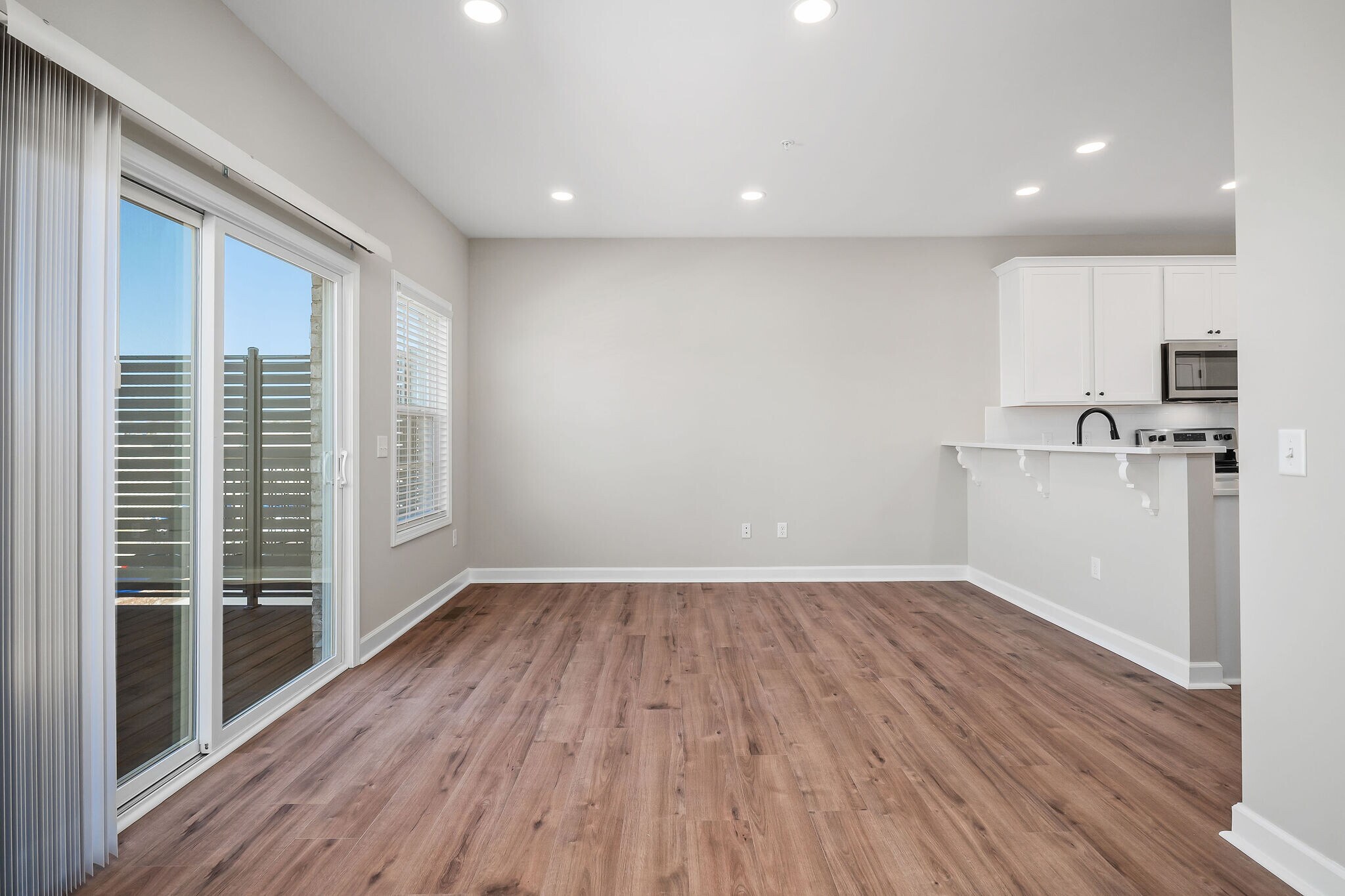 Building Photo - 279 Scott Ave