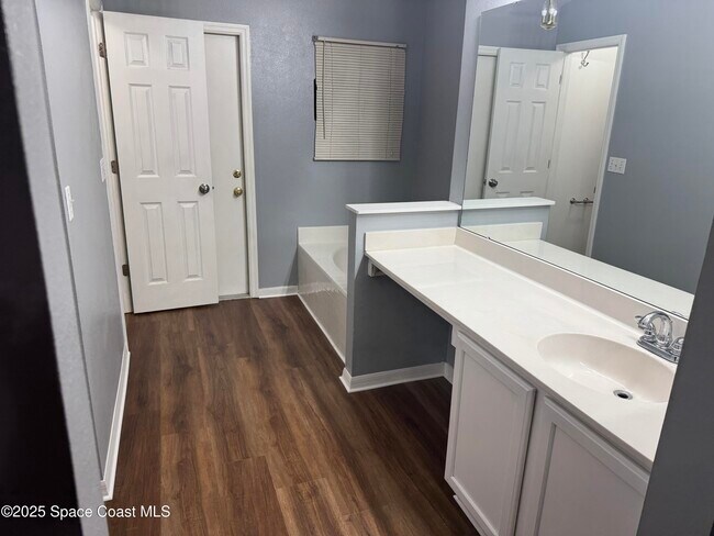 Building Photo - 1179 White Oak Cir