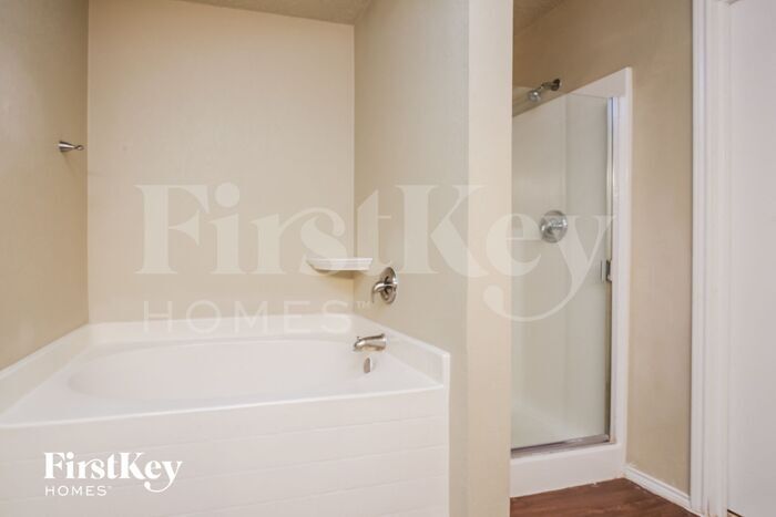 Building Photo - 2980 Santa Sabina Dr