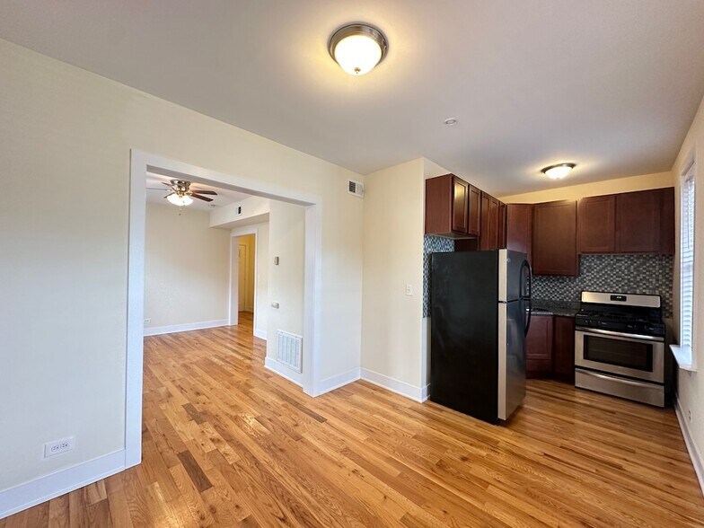 Building Photo - 348 Park Ave