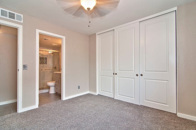 Building Photo - 616 S Hardy Dr