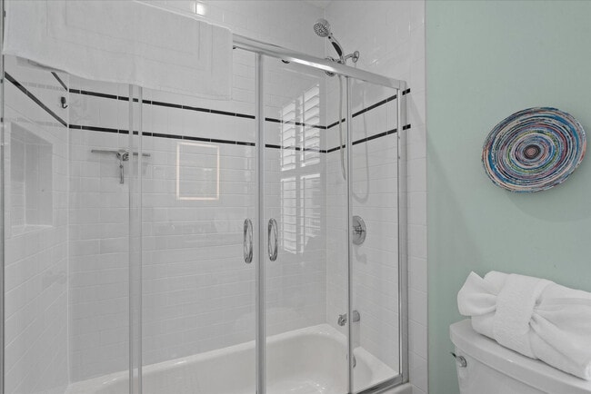 Building Photo - 445 15th St SE