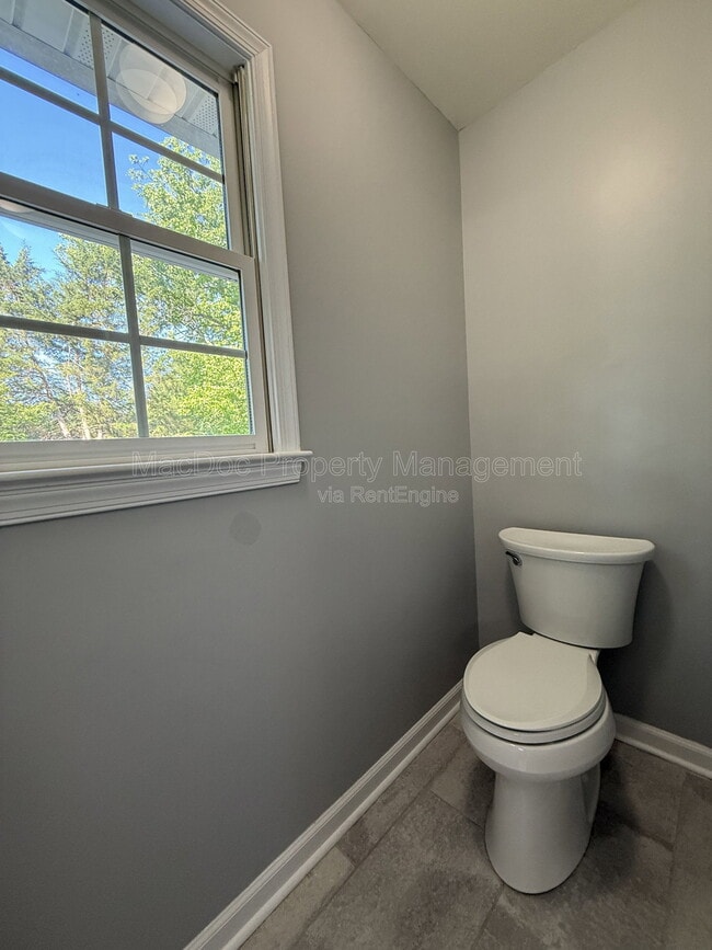 Building Photo - 10500 Westfield Ln