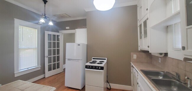 Building Photo - 2351 NW 18th St