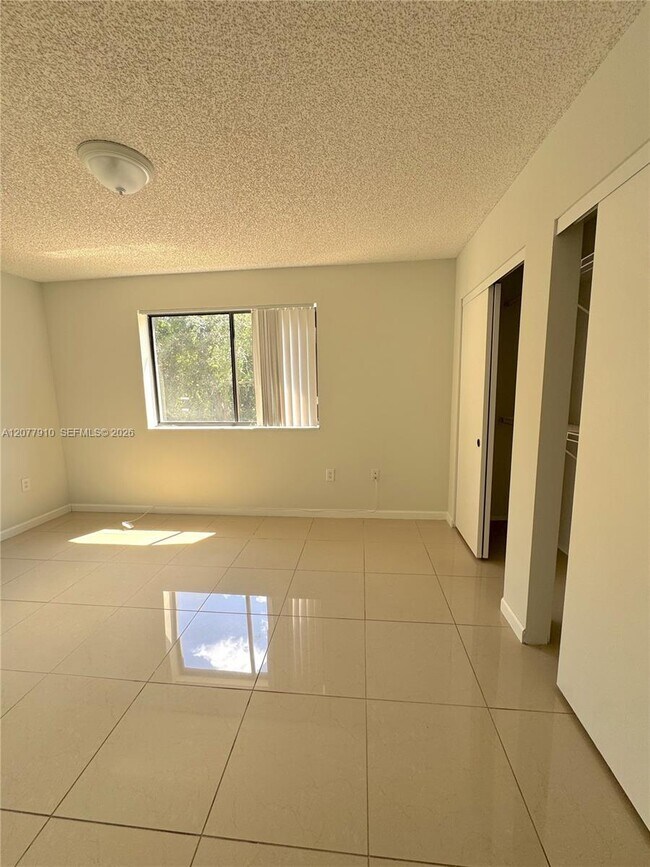 Building Photo - 3280 Coral Lake Ln