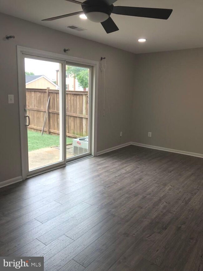 Building Photo - 104 Catoctin Cir SW