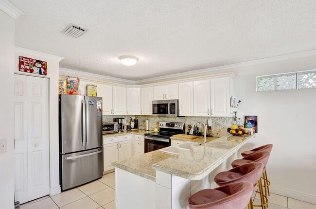 Building Photo - 3385 Seabreeze Ln