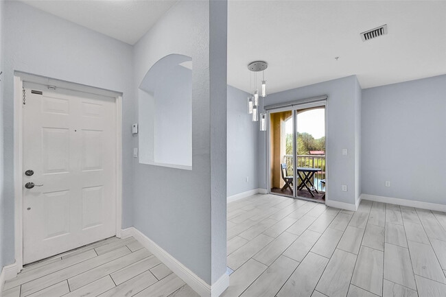 Building Photo - 150 Jacaranda Country Club Dr