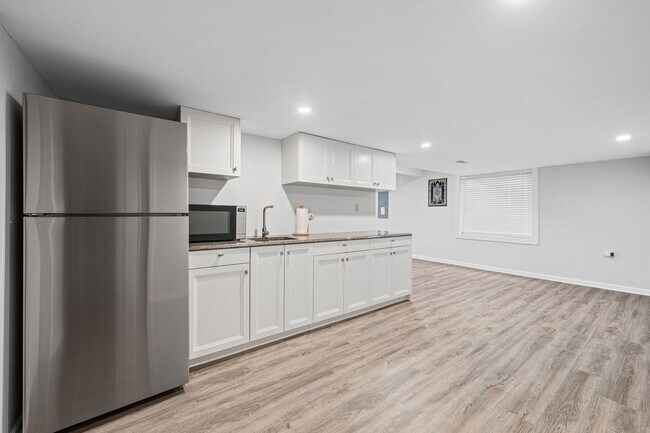 Building Photo - 126 Redmond Dr