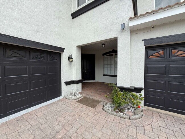 Building Photo - Elegant 5-Bedroom Home in Coveted Cory Lak...