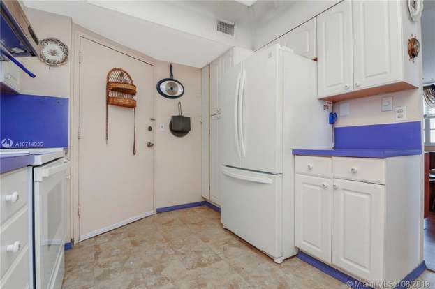 Building Photo - 1351 NE Miami Gardens Dr