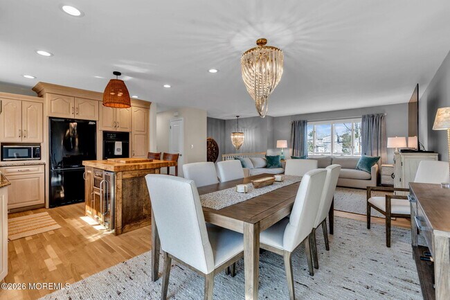 Building Photo - 2412 Homestead Ave