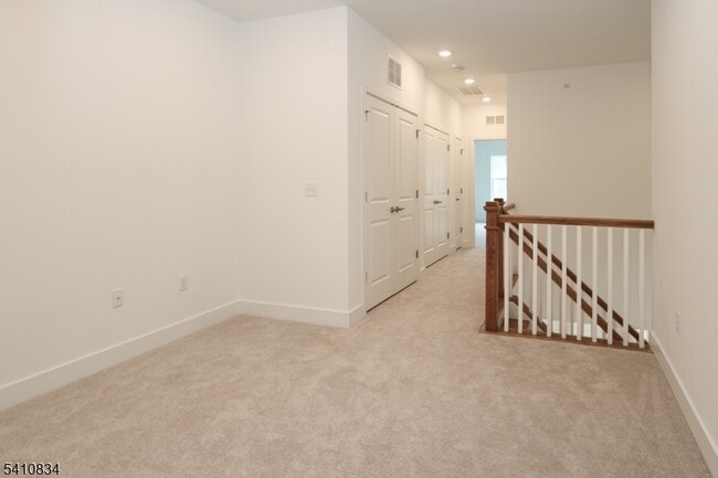 Building Photo - 71 Veterans Wy