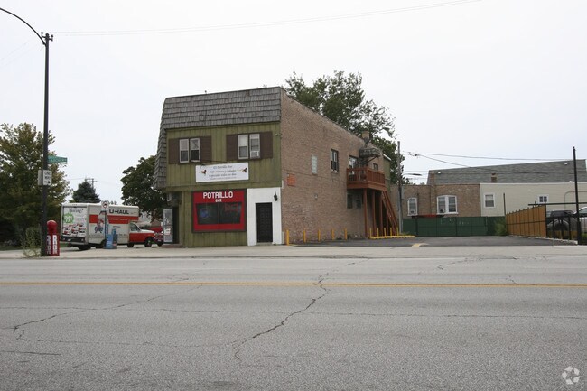Building Photo - 5129 S Archer Ave