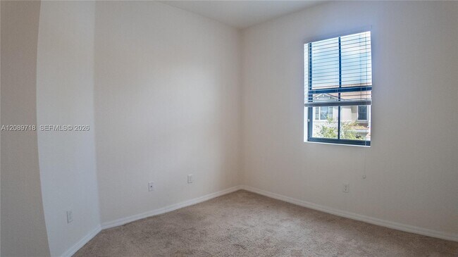 Building Photo - 1042 NW 33rd Manor