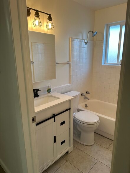Bathroom - 3751 S Redmaple Rd