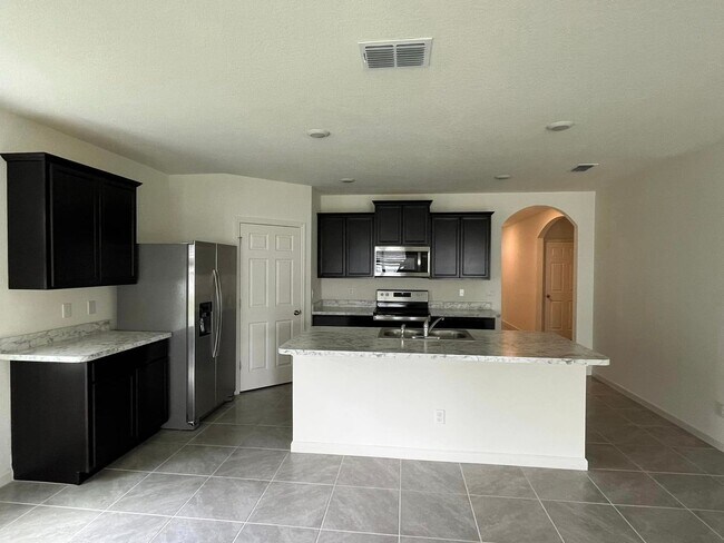 Building Photo - Brand New, Never Lived In