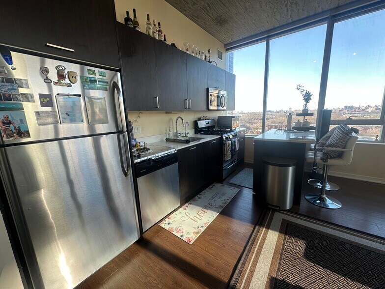 Building Photo - 1345 S Wabash Ave