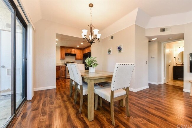 Building Photo - 22757 Lakeway Dr