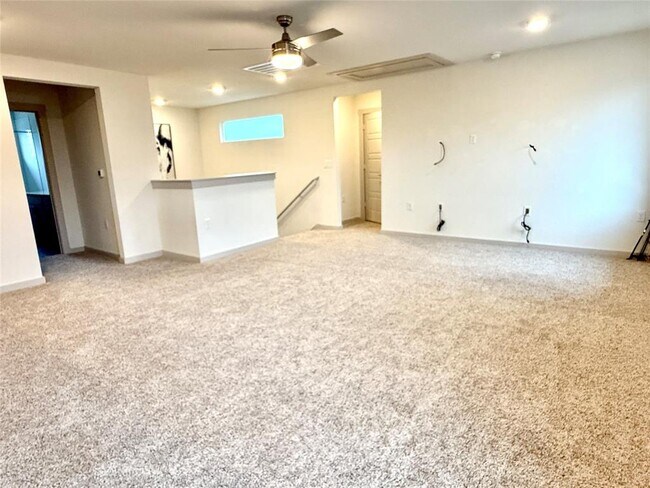 Building Photo - 13916 Lubeck Dr