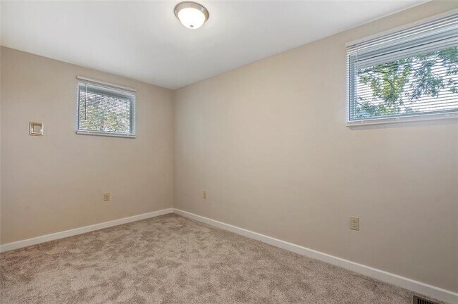 Building Photo - 8966 Knoll St