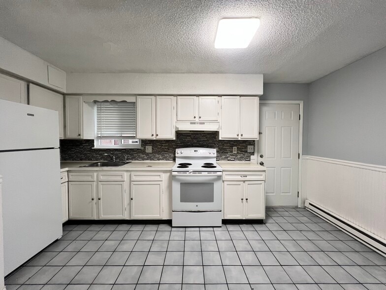Building Photo - 909 Hamilton Ave