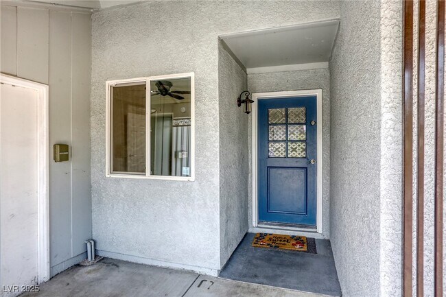 Building Photo - 3055 S Topaz Rd