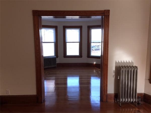 Building Photo - 83 Maple St