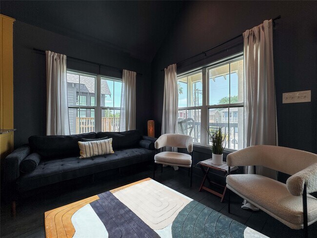 Building Photo - 1208 32nd St