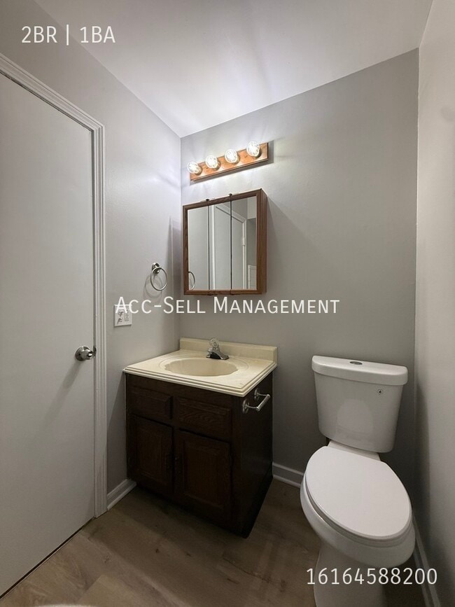 Building Photo - 5962 Ridgebrook Ave SE