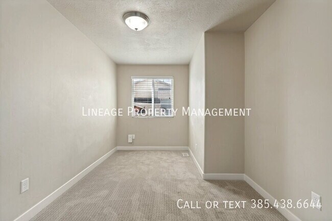 Building Photo - 11234 Summer Heights Dr