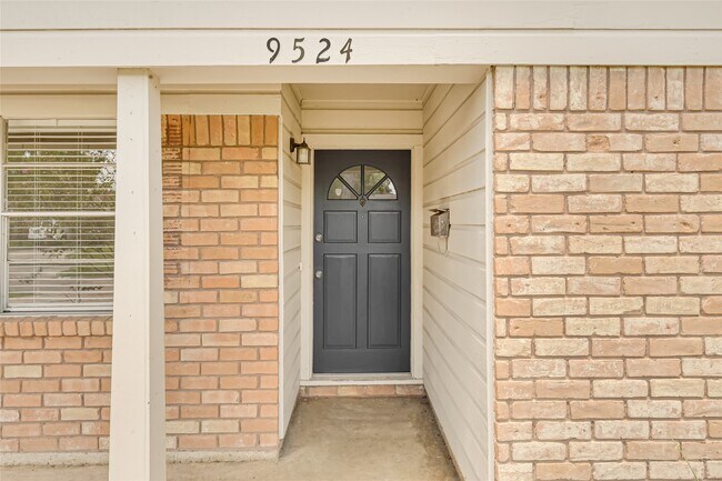 Building Photo - 9524 Truscon Dr