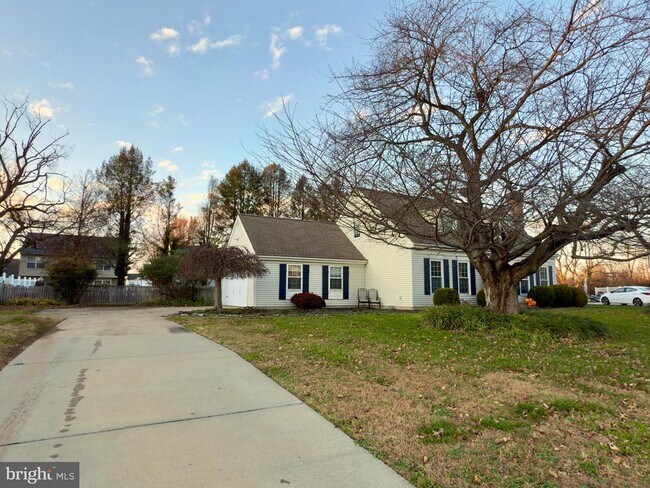 Building Photo - 211 Eagle View Ln