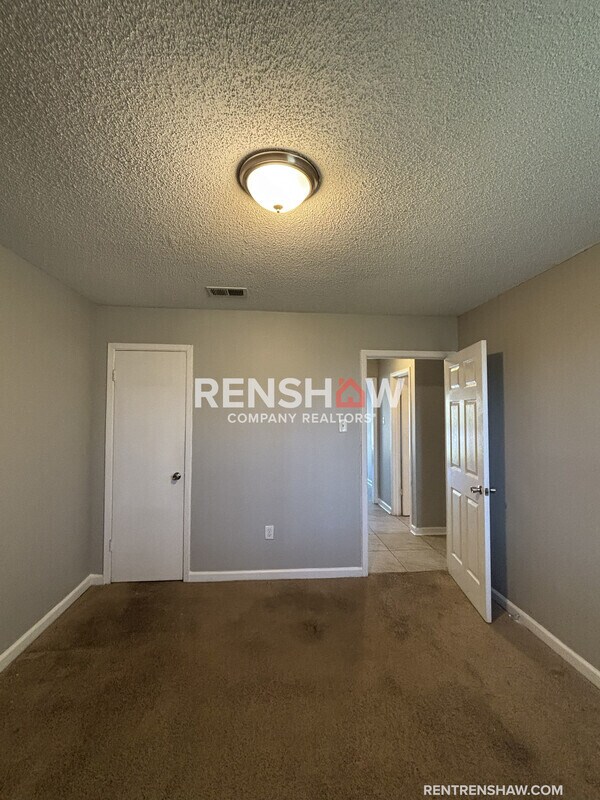 Building Photo - 2998 Elbert Cove