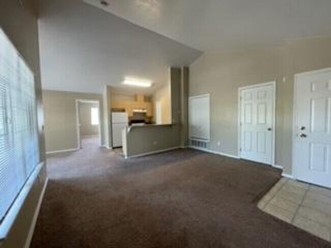 Building Photo - 213 N Avenger Ln
